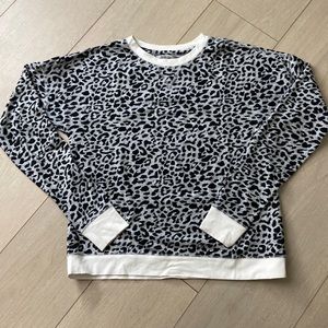 Zyia leopard light weight sweater